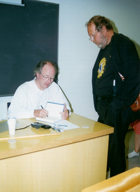 [Philip Pullman och Boris Hurtta]